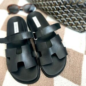 Steve Madden Mayven Black Sandal in Size 10